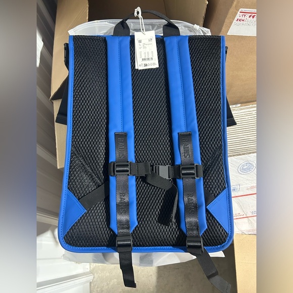 Rains Trail Rolltop Backpack in Waves (Blue & Black) NWT - Picture 7 of 9